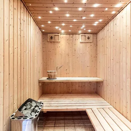 Large In Peaceful Beautiful Nature * Molby