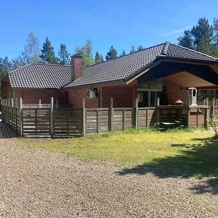 Large In Peaceful Beautiful Nature Vakantiehuis Molby