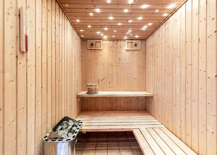 Large In Peaceful Beautiful Nature * Molby