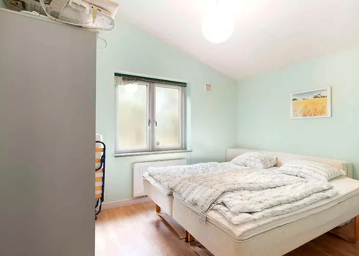 Large In Peaceful Beautiful Nature Vakantiehuis