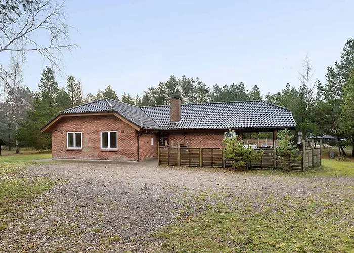 Large In Peaceful Beautiful Nature Molby